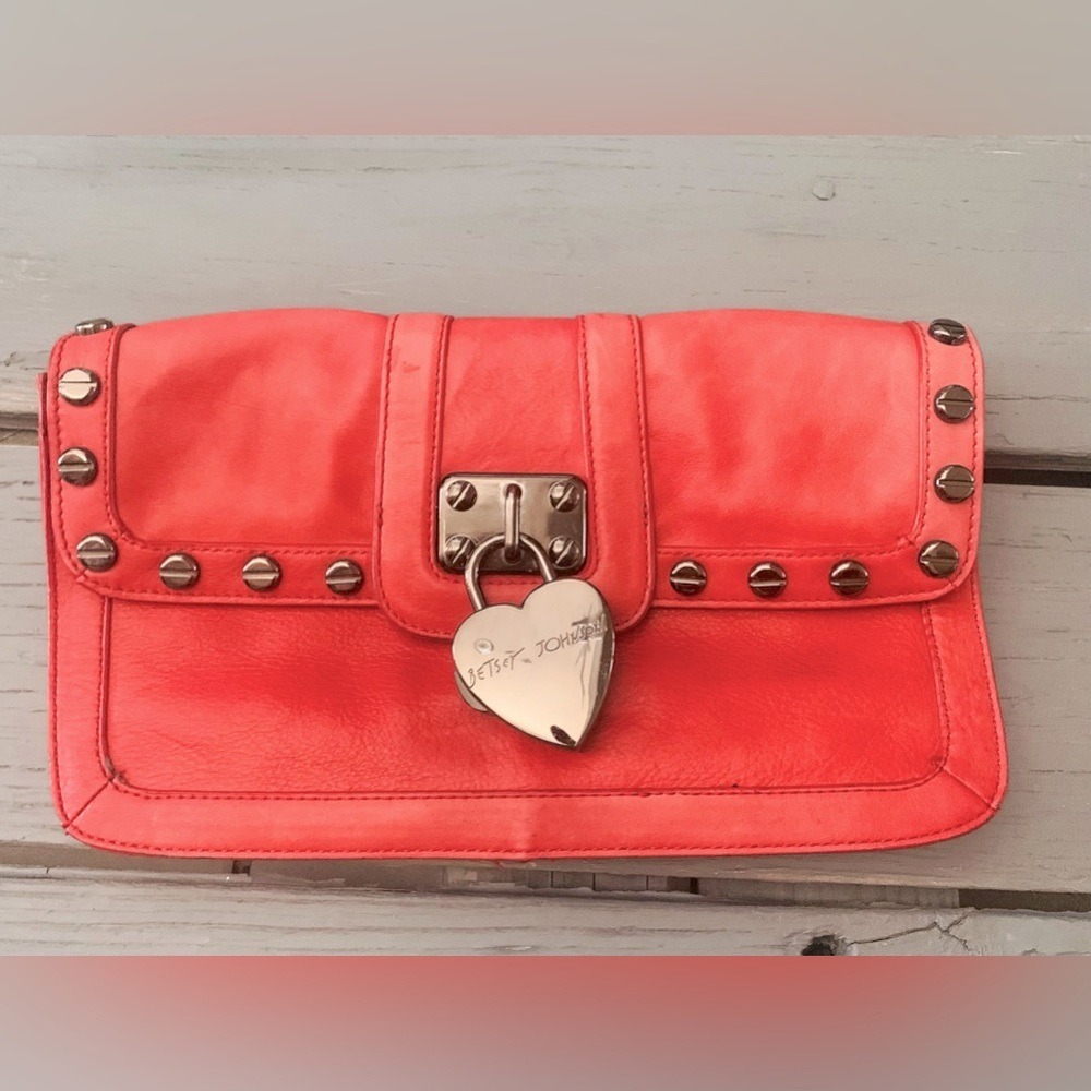 🌹 Betsey Johnson Vintage Deadstock Red Clutch Brand new without Tag🌹
